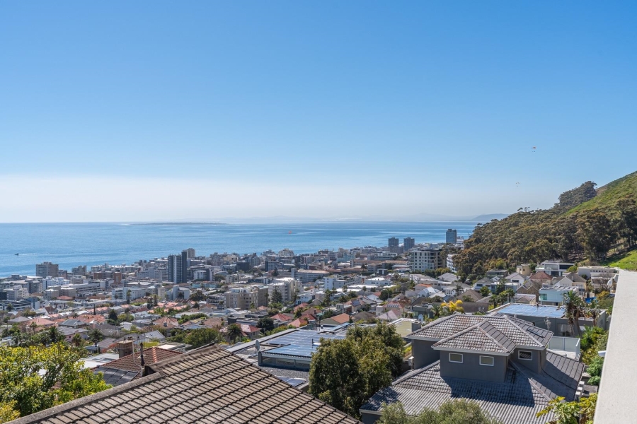 5 Bedroom Property for Sale in Fresnaye Western Cape